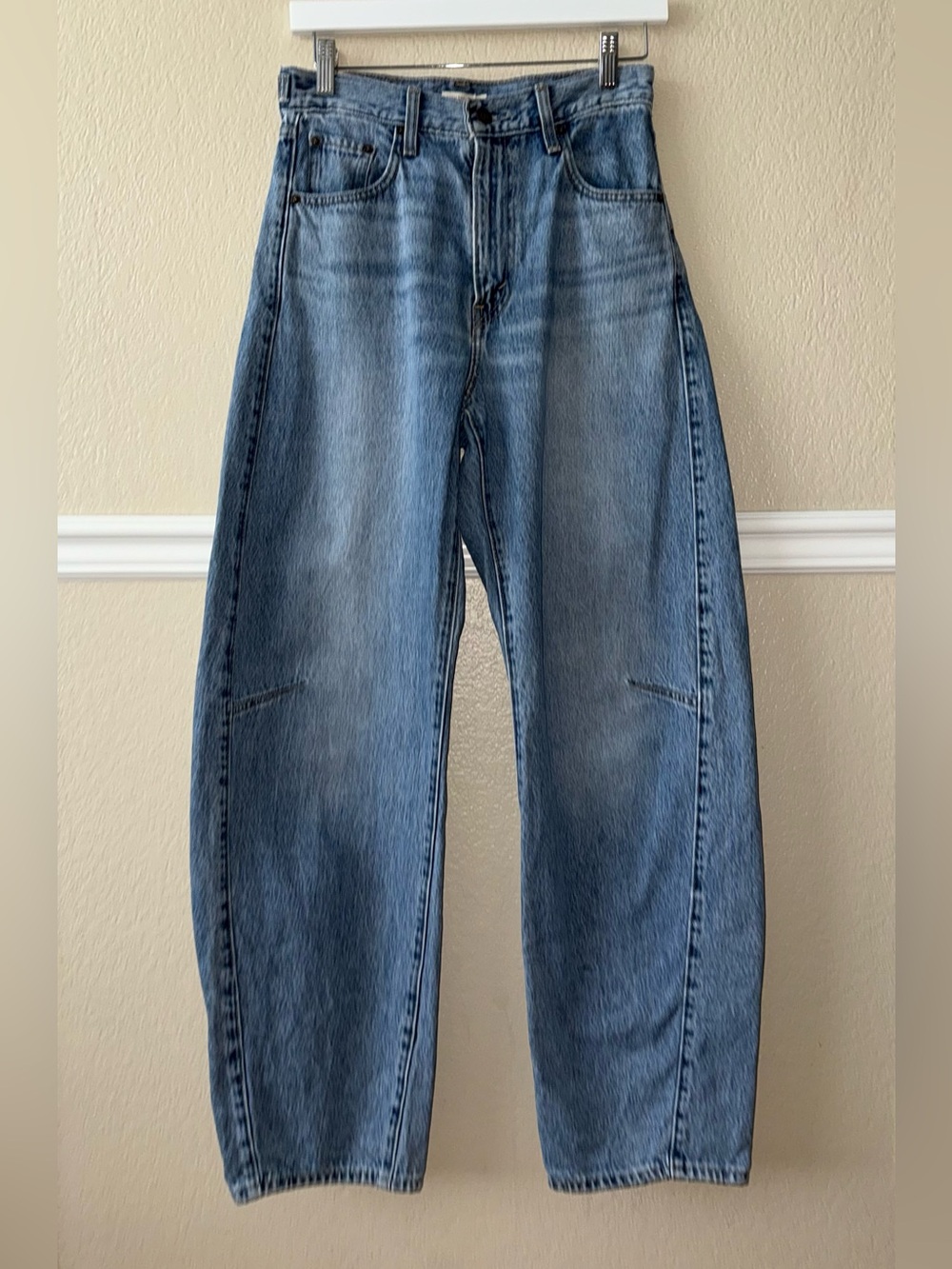 Levi’s Cinch Barrel Jeans Size 26x31 - Picture 11 of 12